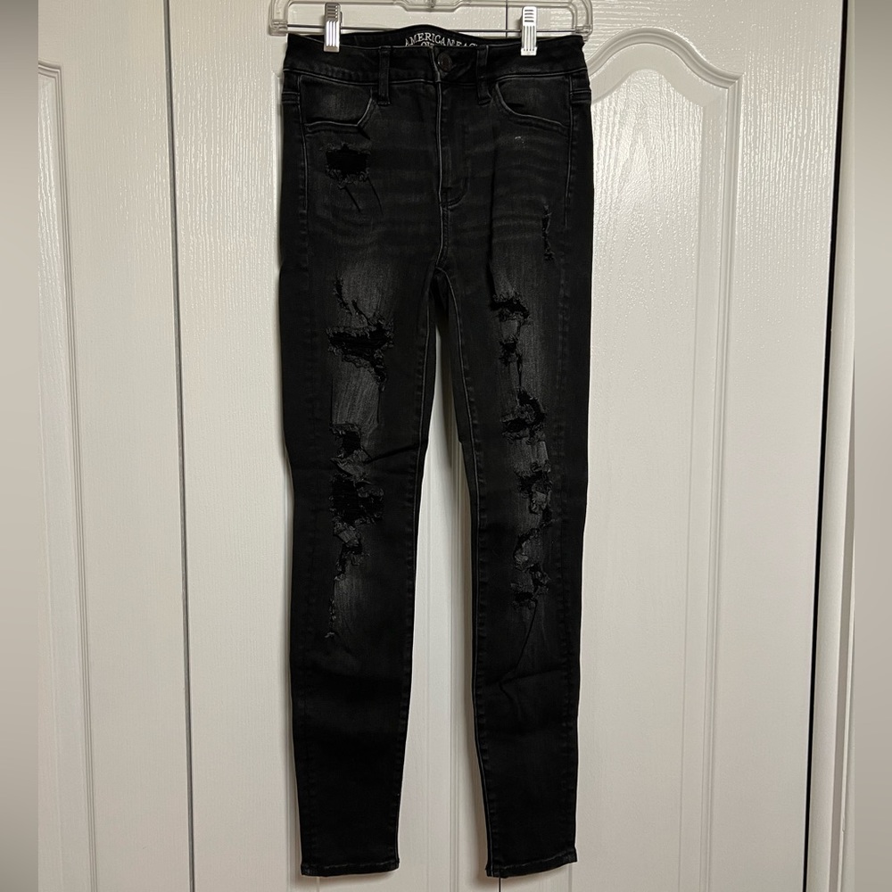 Women’s Ripped Black American Eagle High Rise Jegging (Size 4)